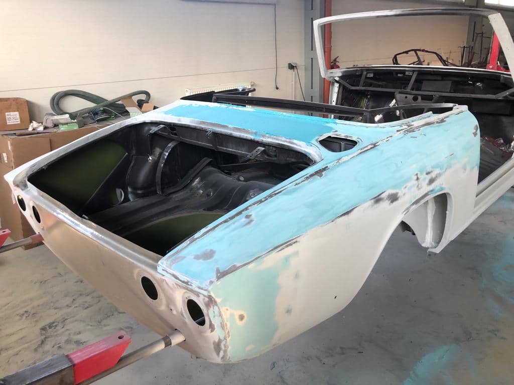 glas 1700gt cabrio 1965 restauration rot karosserie gespachtelt