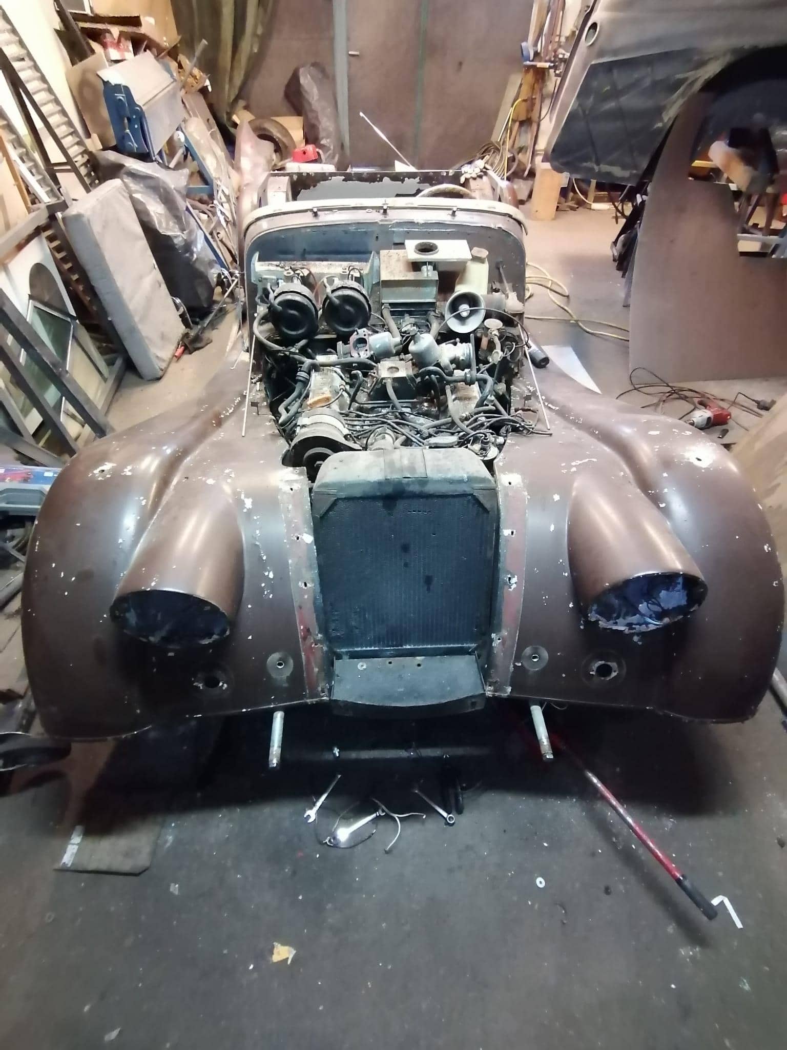 morgan plus 8 roadster restauration demontage anbauteile vorne