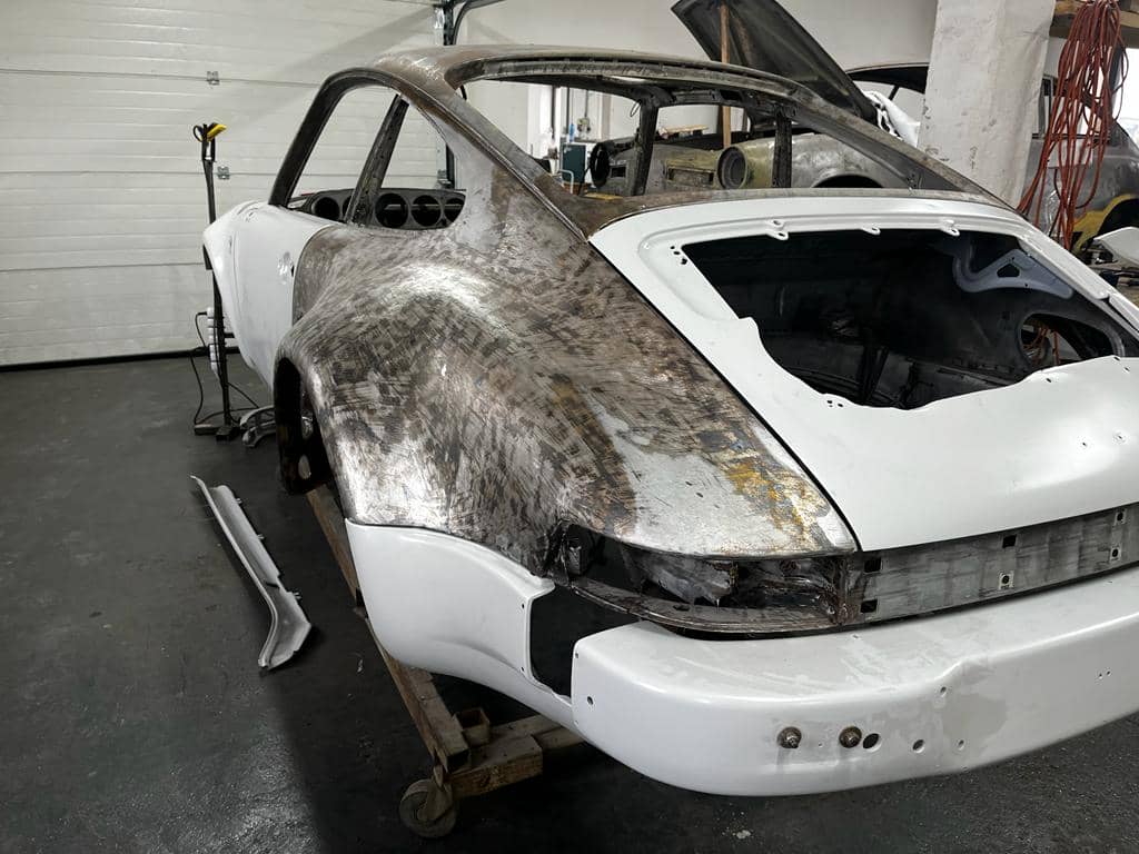 porsche 911 g turbo 1980 restauration gelb 12