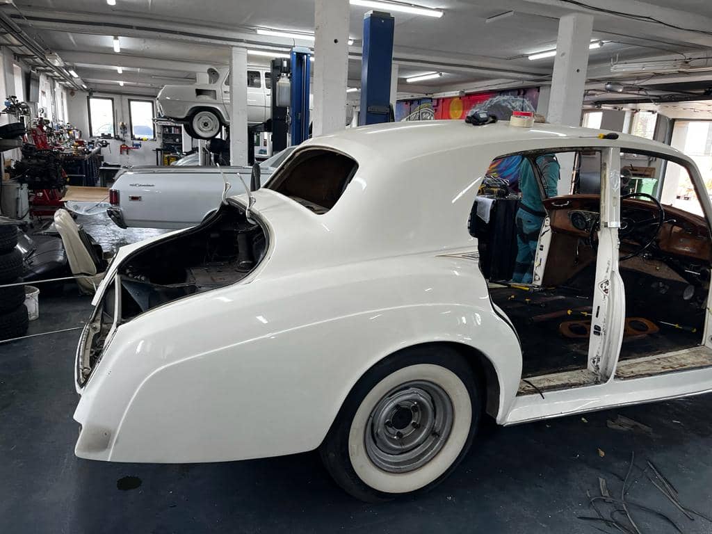 rolls royce silver cloud i 1956 restauration weiss 103