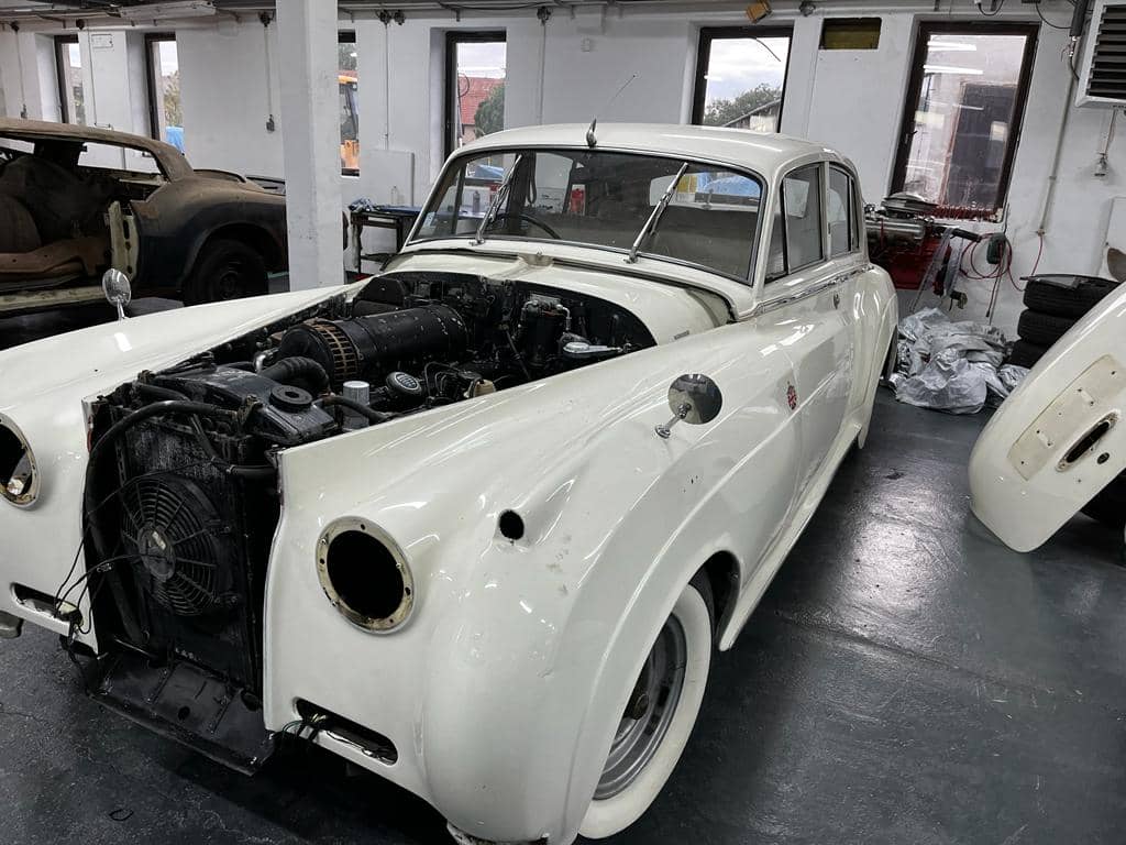 rolls royce silver cloud i 1956 restauration weiss 94